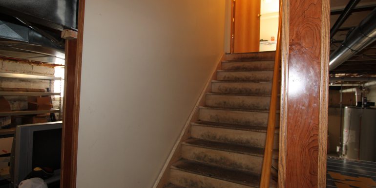 1522 basement stairs