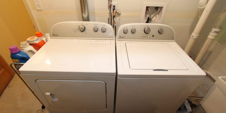 814 Sylvan laundry