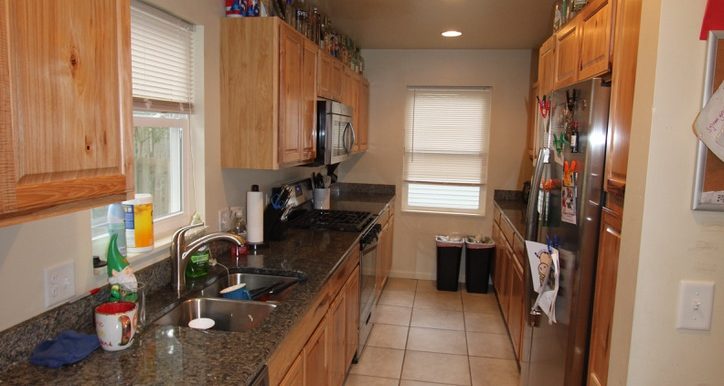 824 Sylvan kitchen